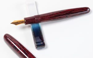 Eboya Houju M size Fountain Pen (Tanshin Red)