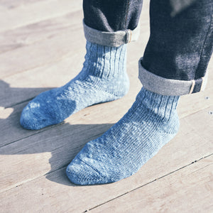 ai amu by SOUKI natural indio-dyed socks