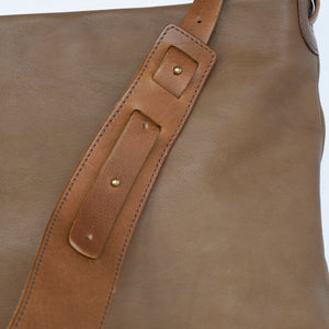 .urukust Leather Shoulder Bag S Oak - NOMADO Store