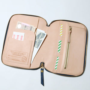 The Superior Labor leather KUROZAN zip organizer