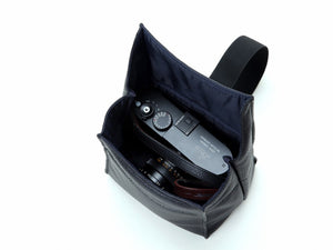 Artisan and Artist ACAM 77 leather camera pouch (black or brown) - NOMADO Store