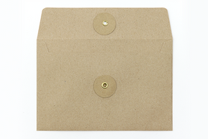 Midori Traveler's Notebook - Kraft Envelope M (2 colours) - NOMADO Store