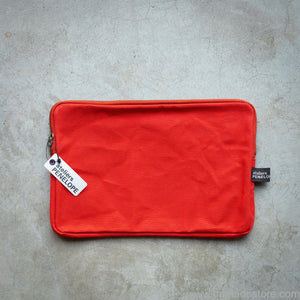 Ateliers Penelope Hold Pouch S (Chinese red)