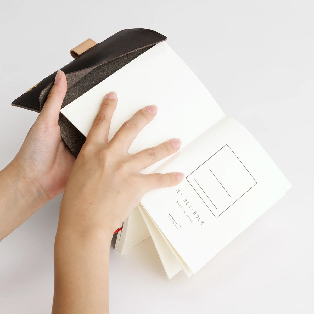 The Superior Labor Note Keeper A6 (3 colours) Glove Leather