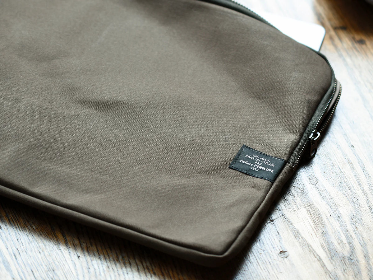 Ateliers Penelope 15 inch Laptop case (2 colours)