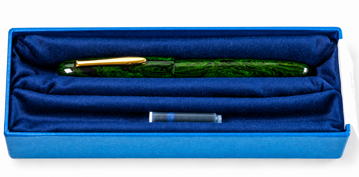 Eboya Houju M size Fountain Pen (Kunpuu Green)