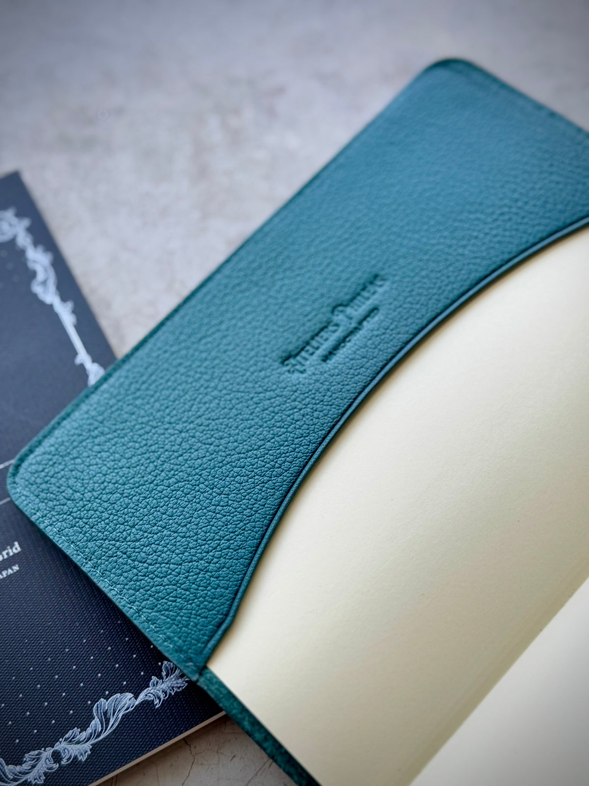 Ateliers Phileas Passepartout B6 Goatskin Notebook Cover (Japanese Indigo)