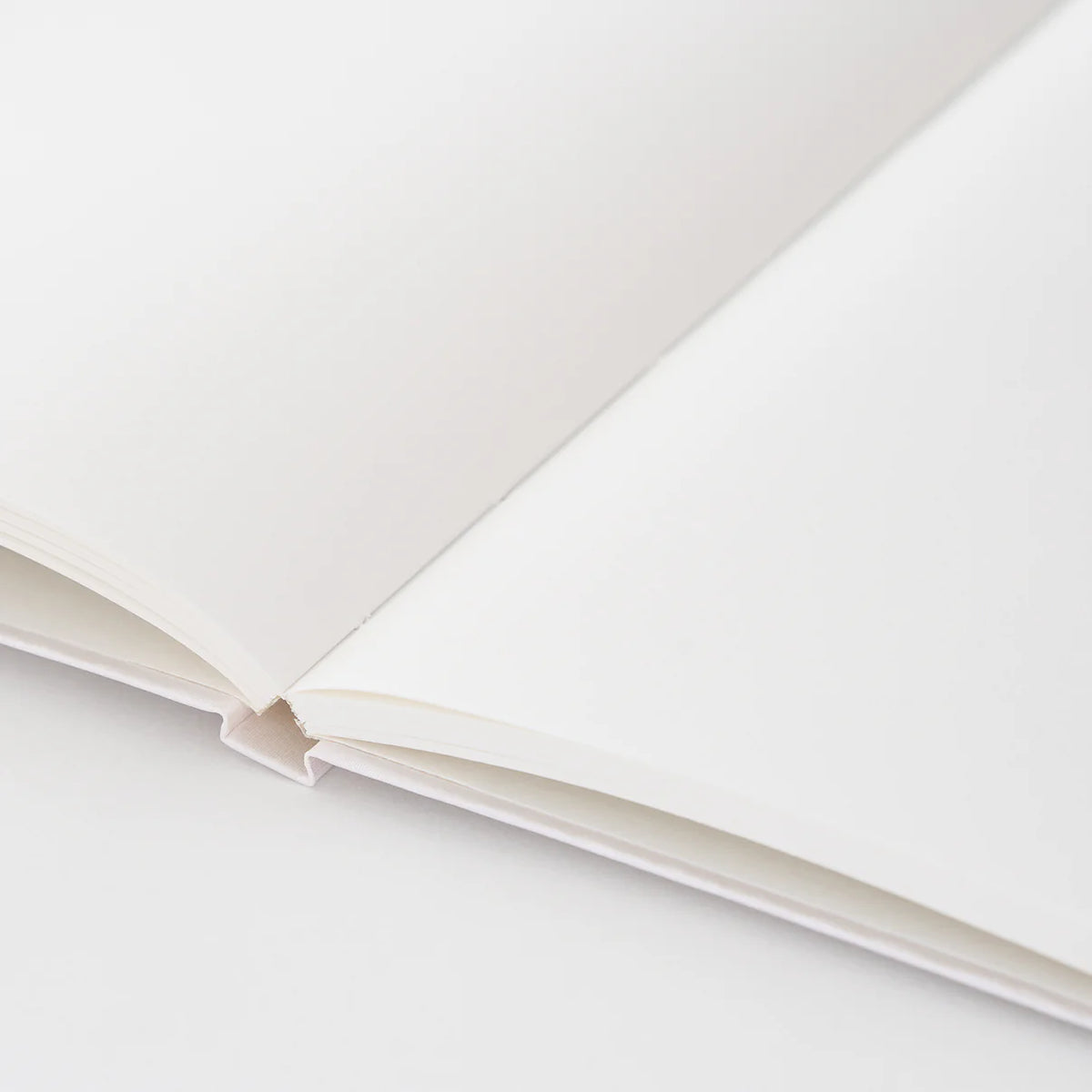 Dressco notebook L - Spica bond paper (2 colours) - NOMADO Store 
