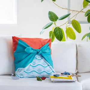 MUSUBI × COCHAE – Furoshiki 100 cm – Whale in the Morning Sun Blue
