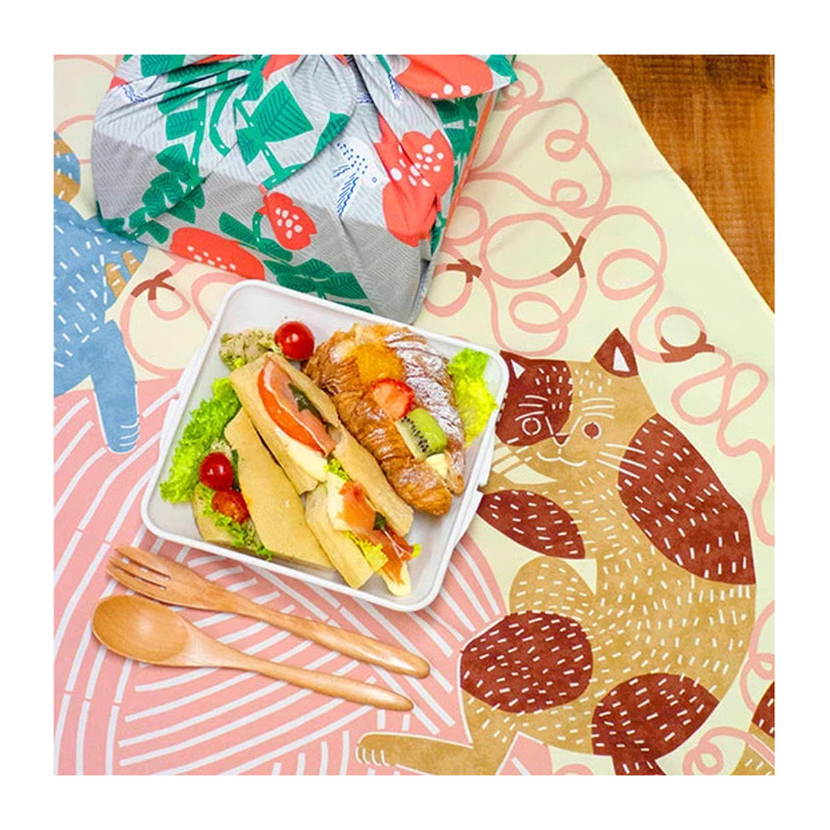 MUSUBI × kata kata – Aqua Drop Furoshiki 70 cm – Cat & Yarn Yellow - NOMADO Store 