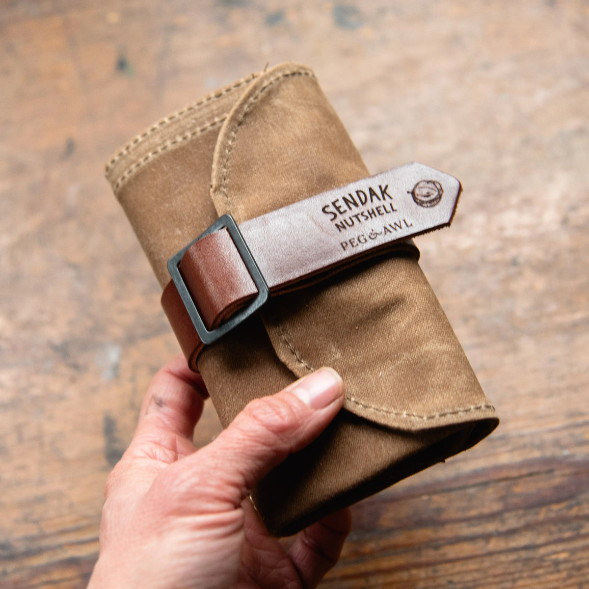 Peg and Awl Sendak Nutshell Artist Roll (7 colours) - NOMADO Store 