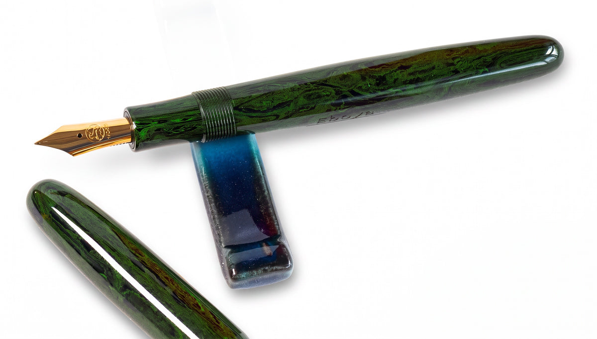 Eboya Houju M size Fountain Pen (Kunpuu Green)