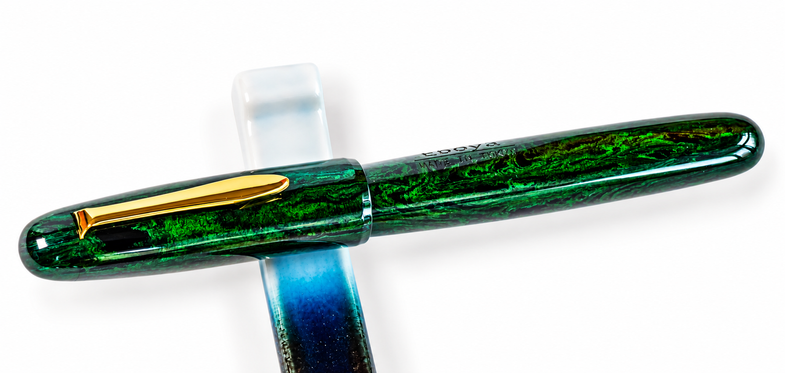Eboya Houju M size Fountain Pen (Kunpuu Green)