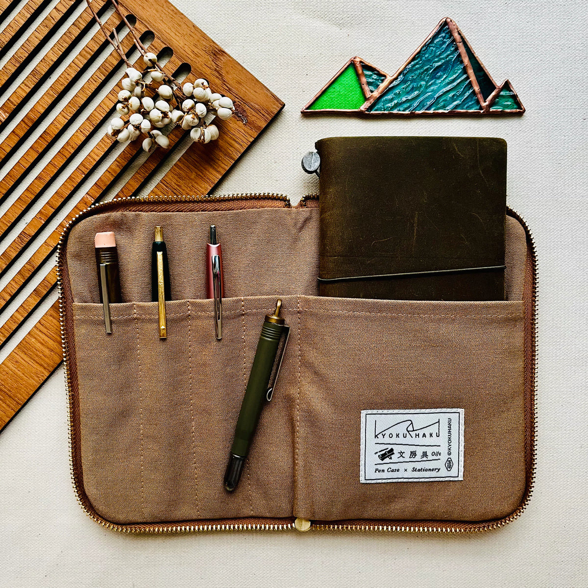 Kyoku Haku Begonia Passport Cover - Traveler's Notebook Passport Cover - NOMADO Store 
