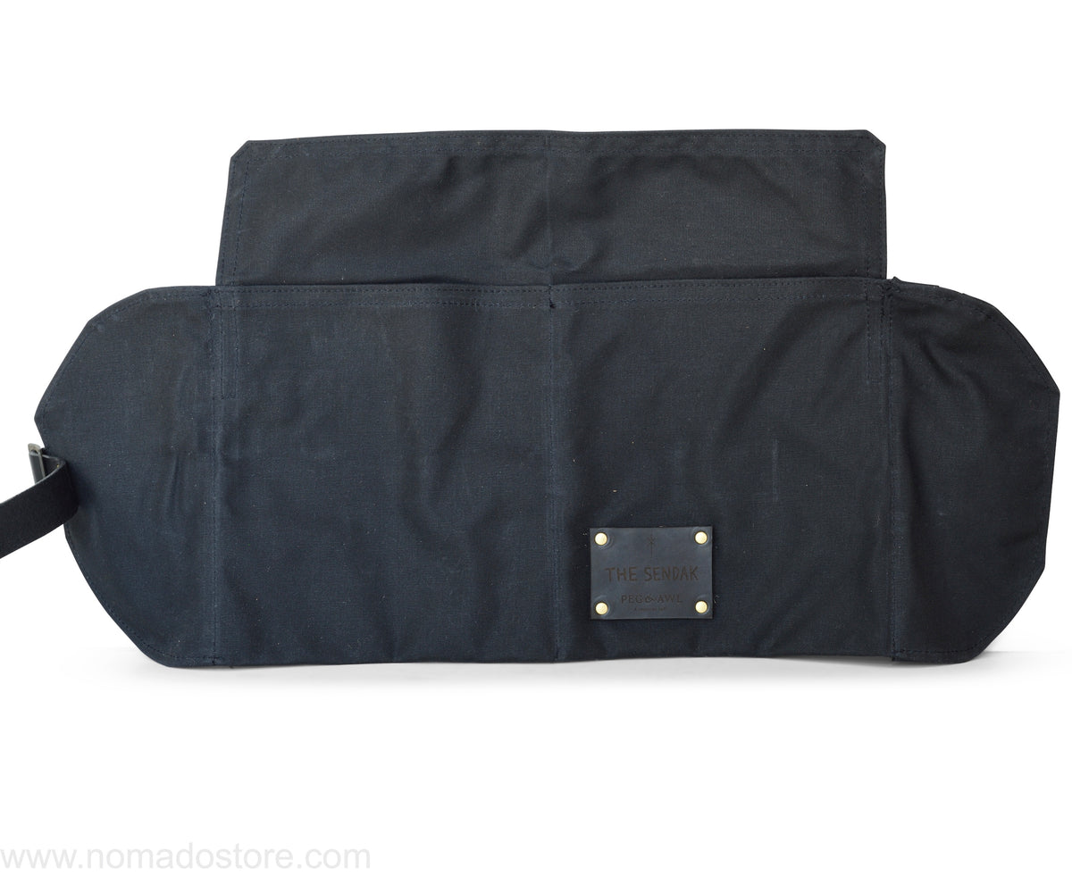 Peg and Awl The Sendak Artist Roll - All Black - NOMADO Store 