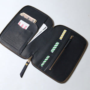 The Superior Labor leather KUROZAN zip organizer