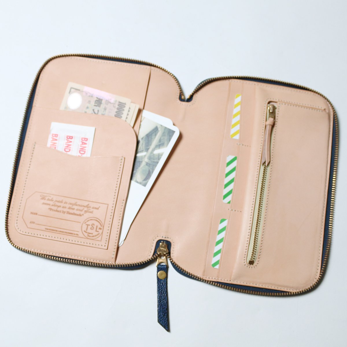 The Superior Labor leather KUROZAN zip organizer