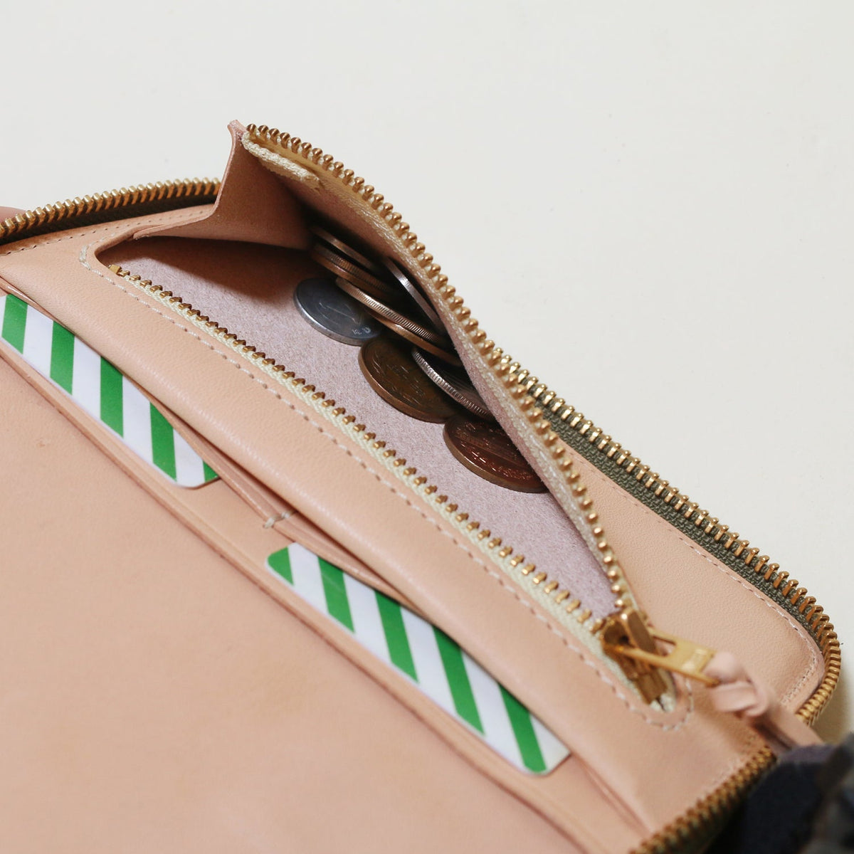 The Superior Labor Ltd Autumn '22 B7 zip organizer