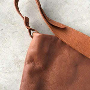 .urukust Leather Shoulder Bag L Brown - NOMADO Store 