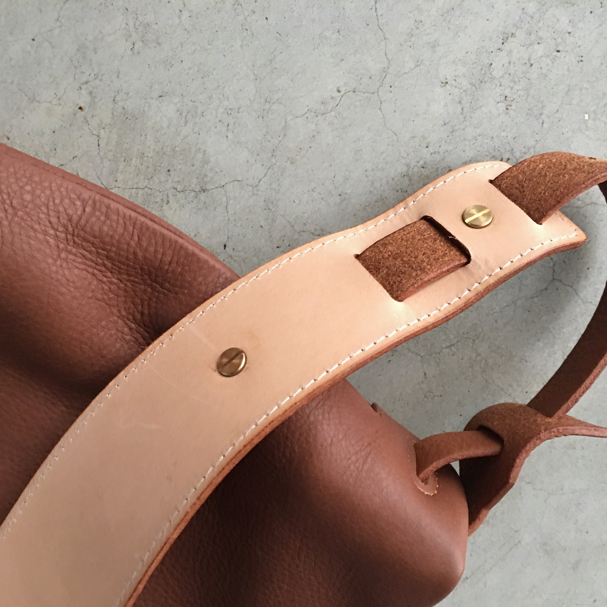 .urukust Leather Shoulder Bag S Brown - NOMADO Store 
