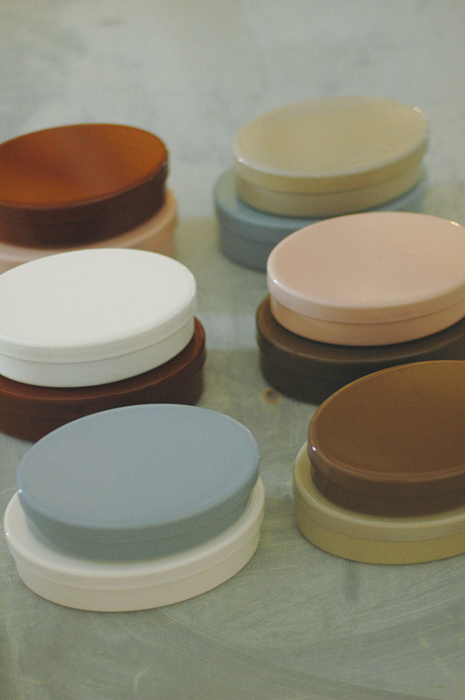 Classiky Enamel oval lunch box M (4 colours)