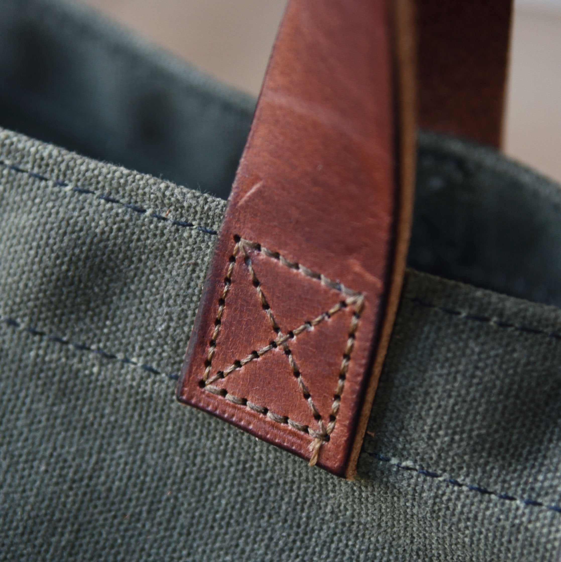 Peg and Awl Waxed Canvas Tote - Moss/Zipper - NOMADO Store