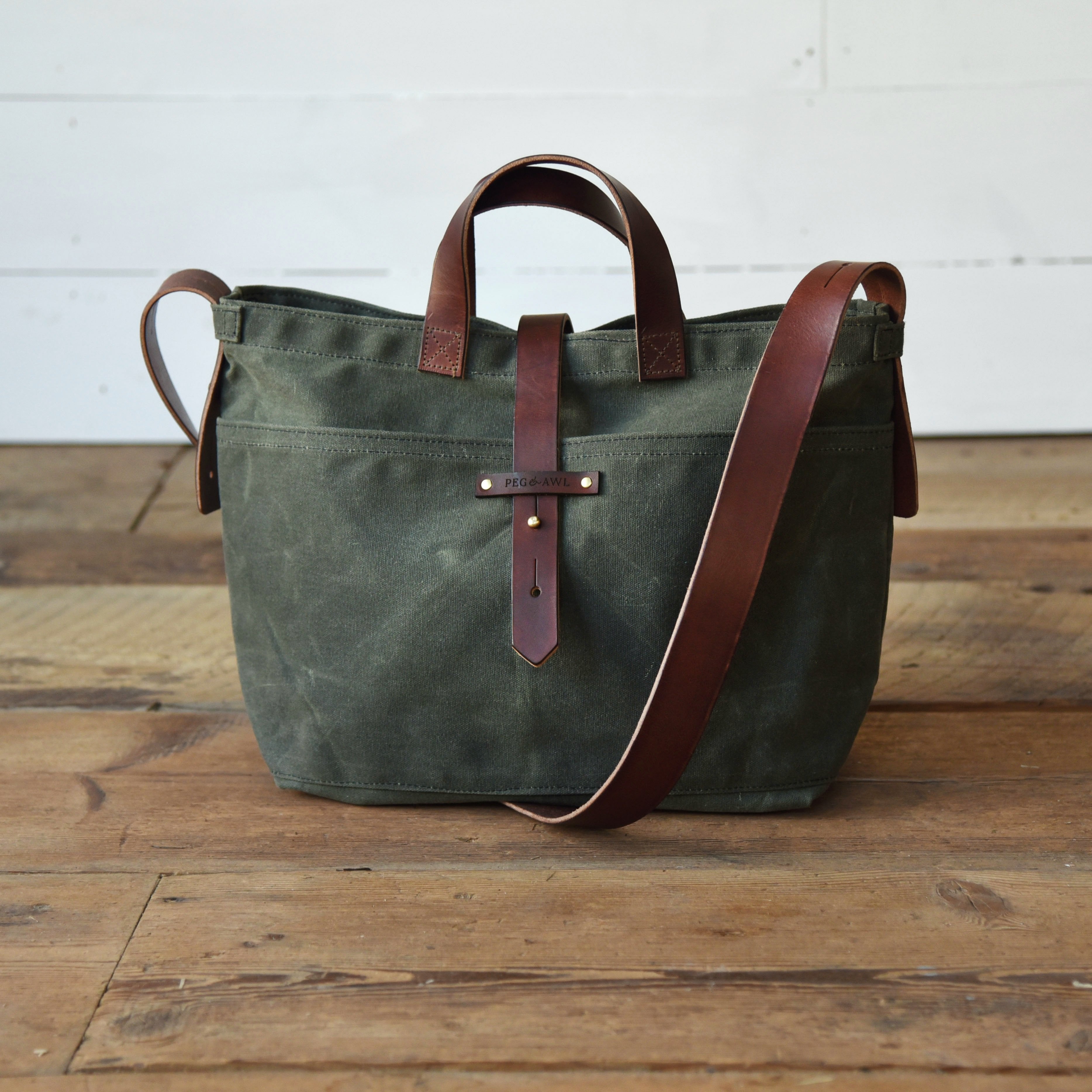 Peg and Awl Waxed Canvas Tote - Moss/Zipper - NOMADO Store